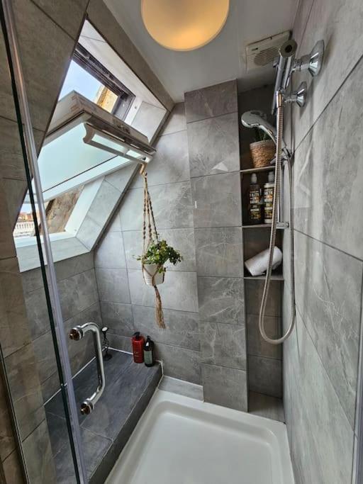 Appartamento West Kensington Bright Flat Londra Esterno foto